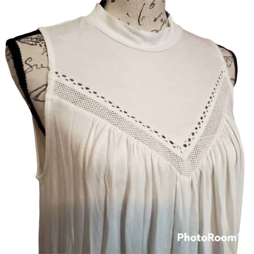 Everleigh Ladies Sz M Ivory Crochet Detail High Neck Sleeveless Blouse - Picture 5 of 8
